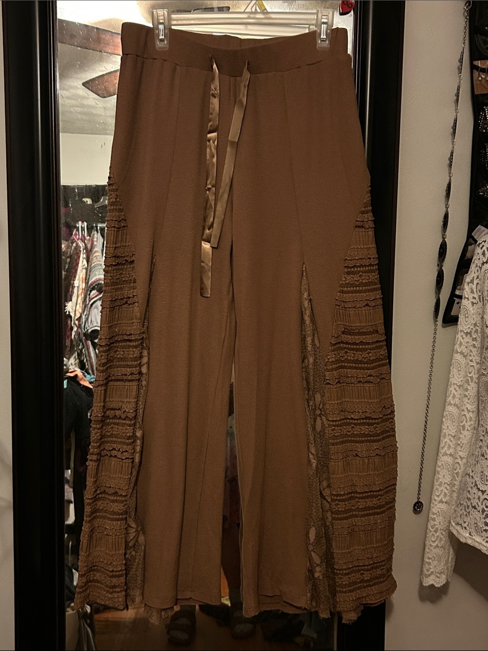 Sequoia Lace Wide Leg Pants coco Boho with Drawstring Waist - Picture 2 of 3